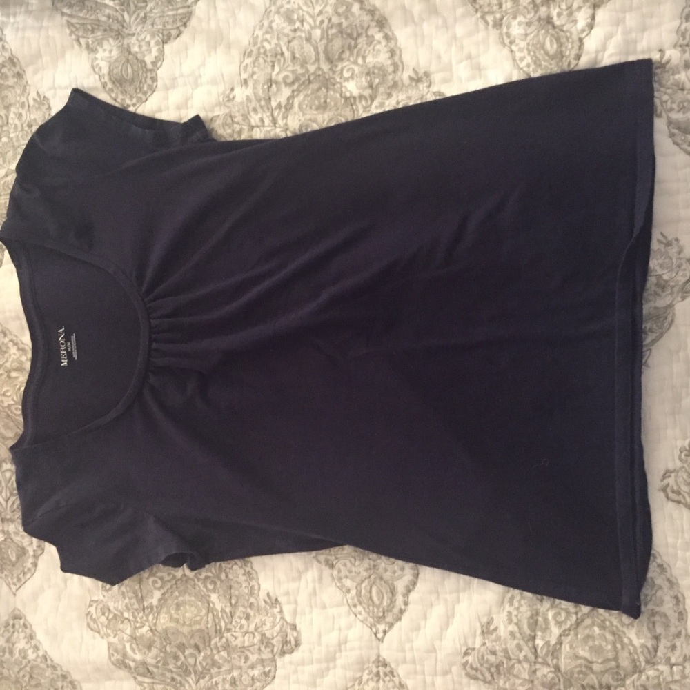 🌻Basic tee🌻 - Picture 2 of 2